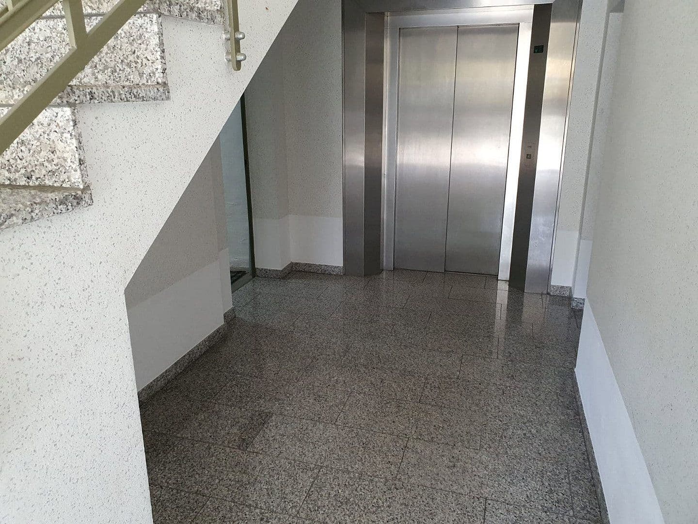 Pronájem bytu 2+1 58 m², Bahnhofstraße 4, Reichenbach, Sasko Pronájem bytu 2+1 58 m², Bahnhofstraße 4, Reichenbach, Sasko