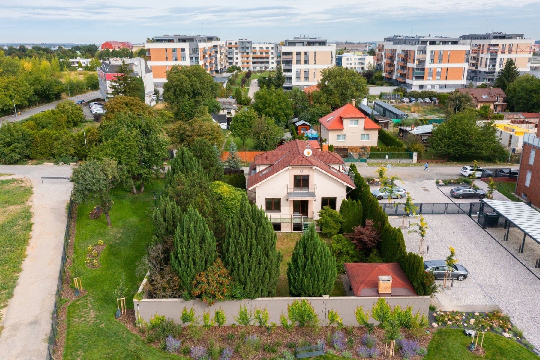 Prodej domu 198 m², pozemek 641 m², Do Zahrádek II, Praha, Praha Prodej domu 198 m², pozemek 641 m², Do Zahrádek II, Praha, Praha