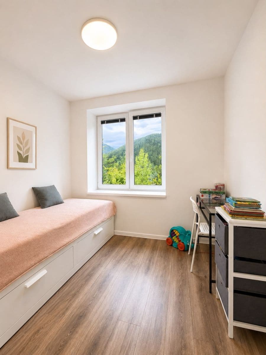Pronájem bytu 3+1 65 m², Staré Hory, Banskobystrický kraj Pronájem bytu 3+1 65 m², Staré Hory, Banskobystrický kraj