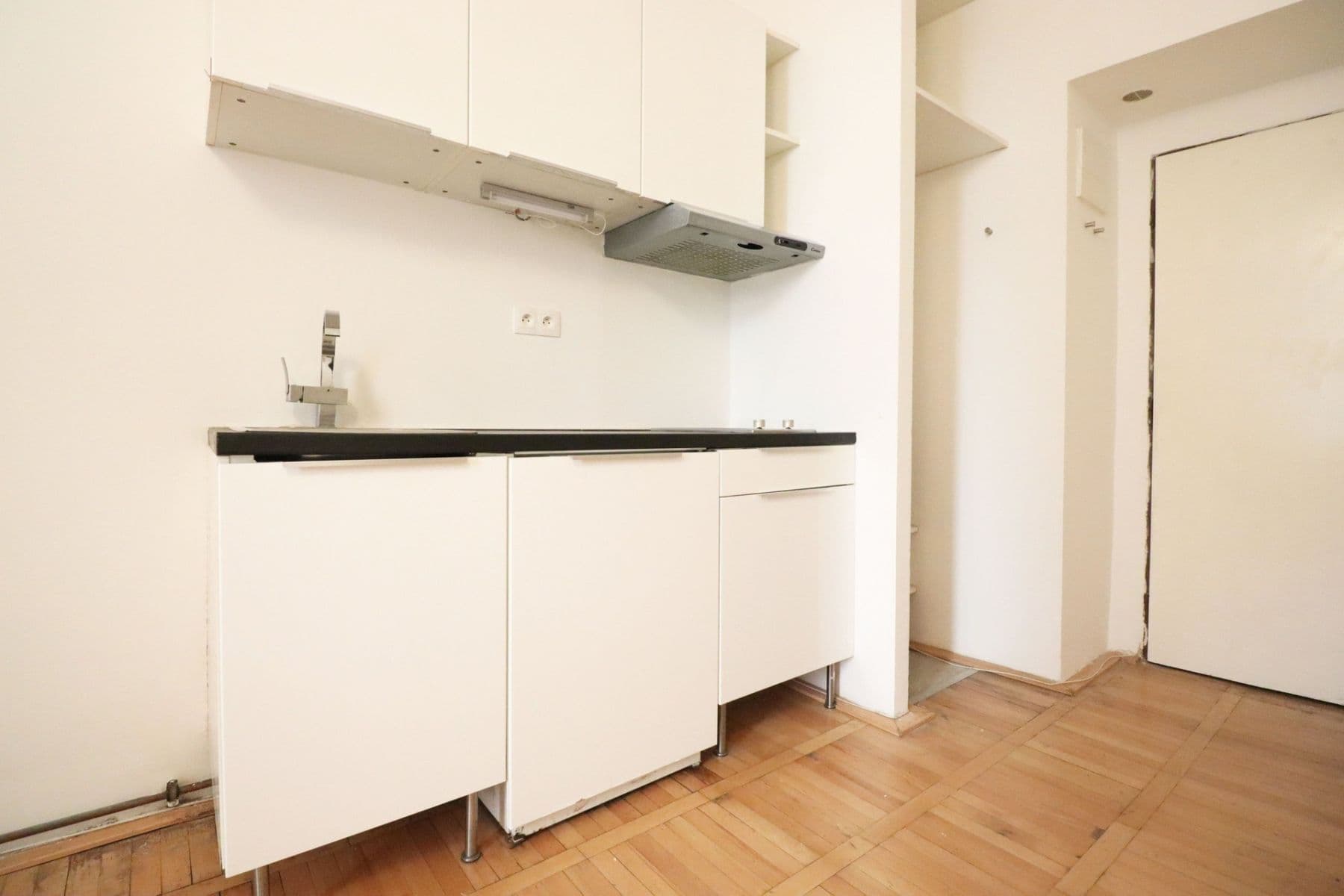 Pronájem bytu 1+kk 20 m², Holečkova, Praha, Praha Pronájem bytu 1+kk 20 m², Holečkova, Praha, Praha