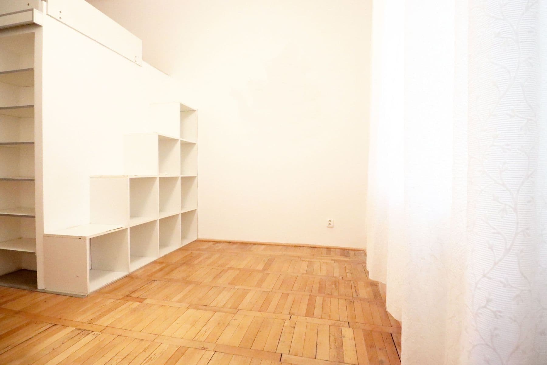 Pronájem bytu 1+kk 20 m², Holečkova, Praha, Praha Pronájem bytu 1+kk 20 m², Holečkova, Praha, Praha