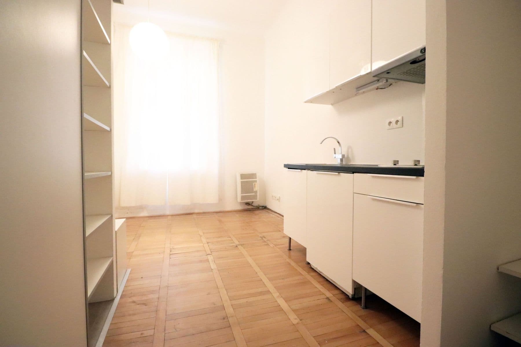 Pronájem bytu 1+kk 20 m², Holečkova, Praha, Praha Pronájem bytu 1+kk 20 m², Holečkova, Praha, Praha