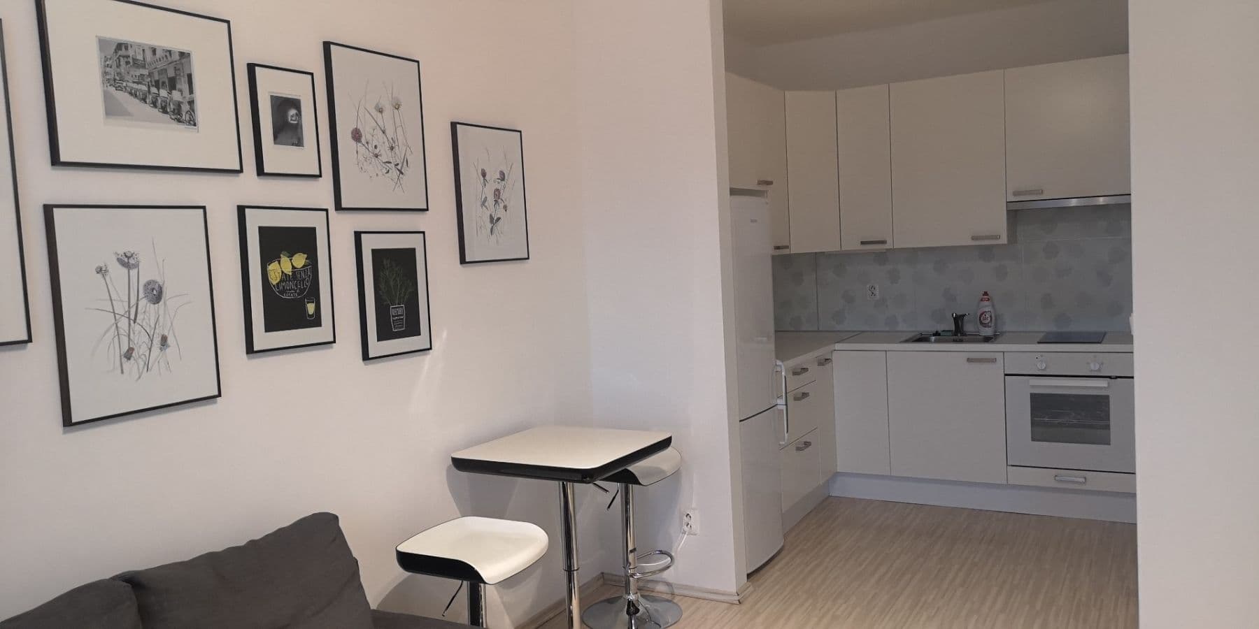 Prodej bytu 1+1 40 m², Nejedlého, Dúbravka, Bratislavský kraj Prodej bytu 1+1 40 m², Nejedlého, Dúbravka, Bratislavský kraj