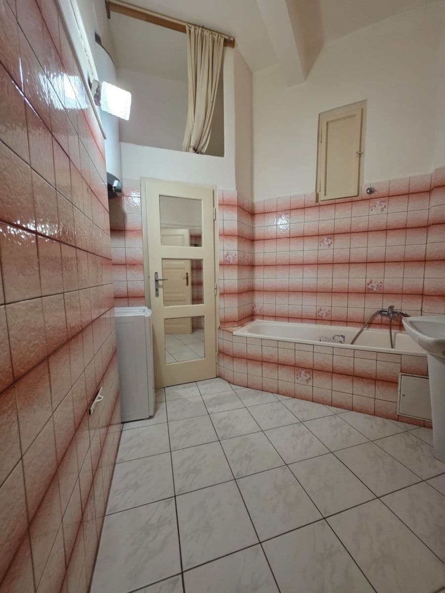 Prodej bytu 2+kk 53 m², Puškinovo náměstí, Praha, Praha Prodej bytu 2+kk 53 m², Puškinovo náměstí, Praha, Praha