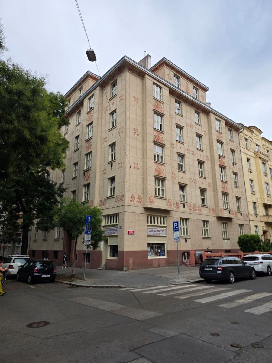Prodej bytu 2+kk 53 m², Puškinovo náměstí, Praha, Praha Prodej bytu 2+kk 53 m², Puškinovo náměstí, Praha, Praha