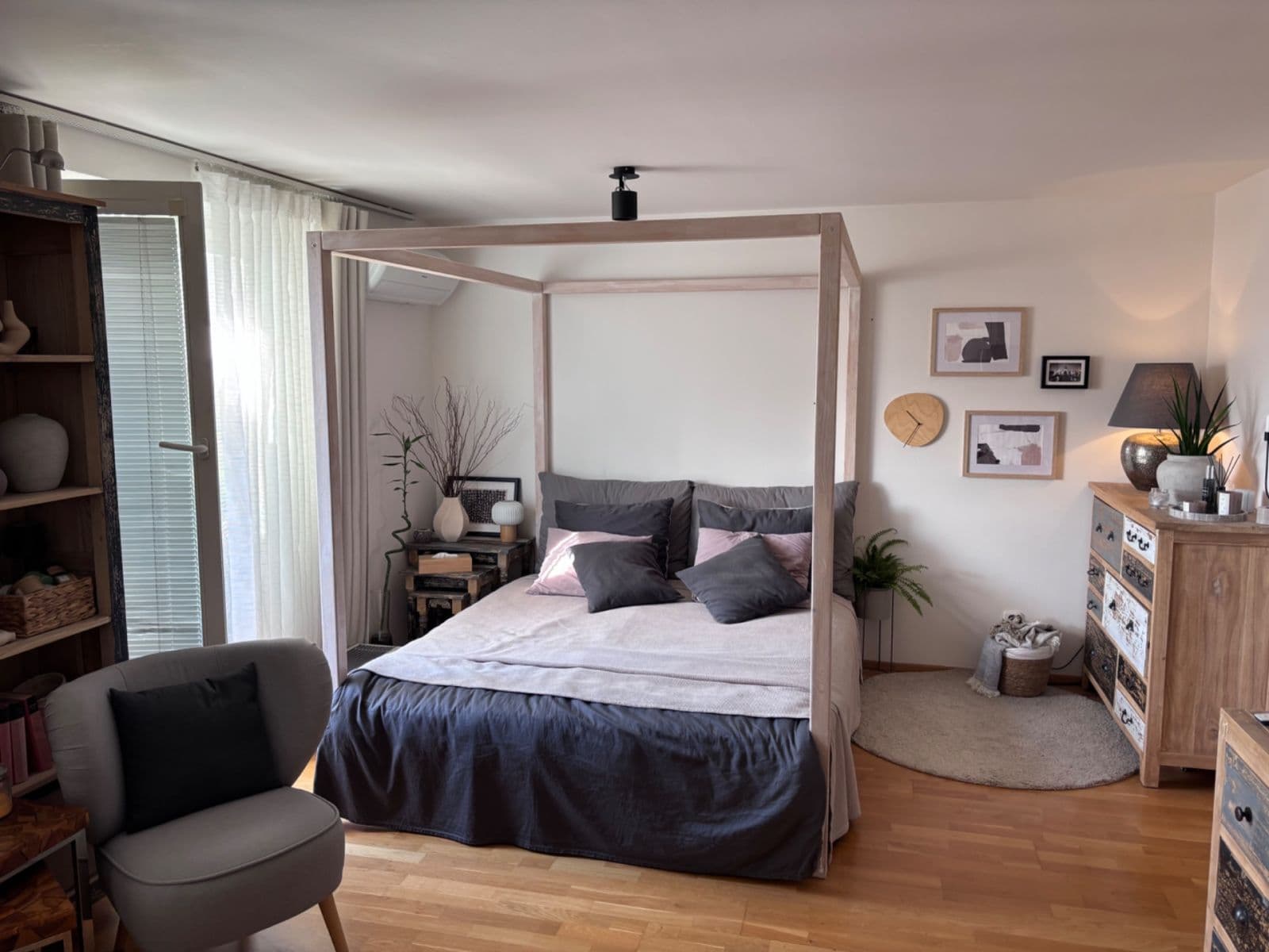 Pronájem bytu 1+kk 42 m², Moskevská, Praha, Praha Pronájem bytu 1+kk 42 m², Moskevská, Praha, Praha