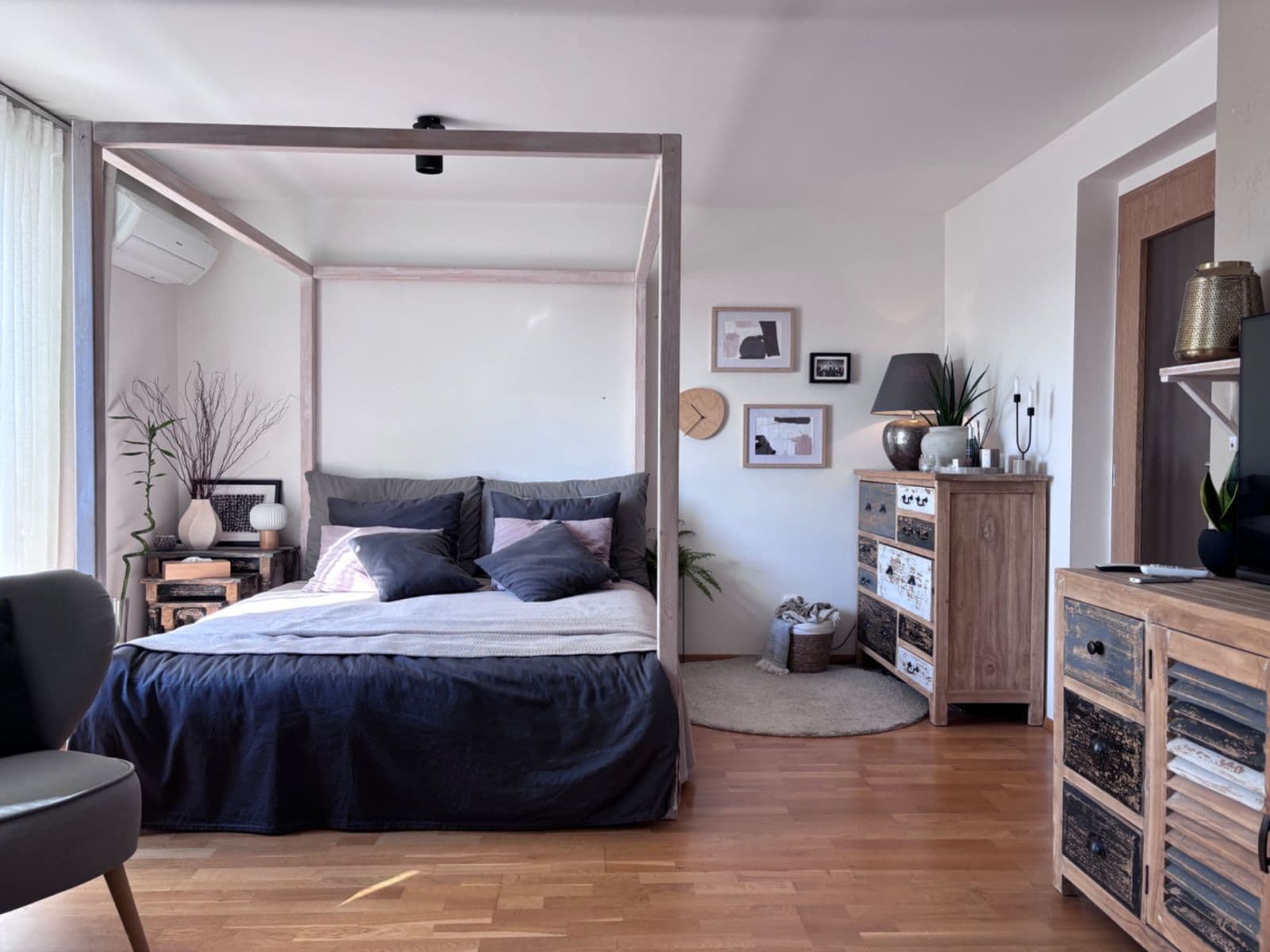 Pronájem bytu 1+kk 42 m², Moskevská, Praha, Praha Pronájem bytu 1+kk 42 m², Moskevská, Praha, Praha