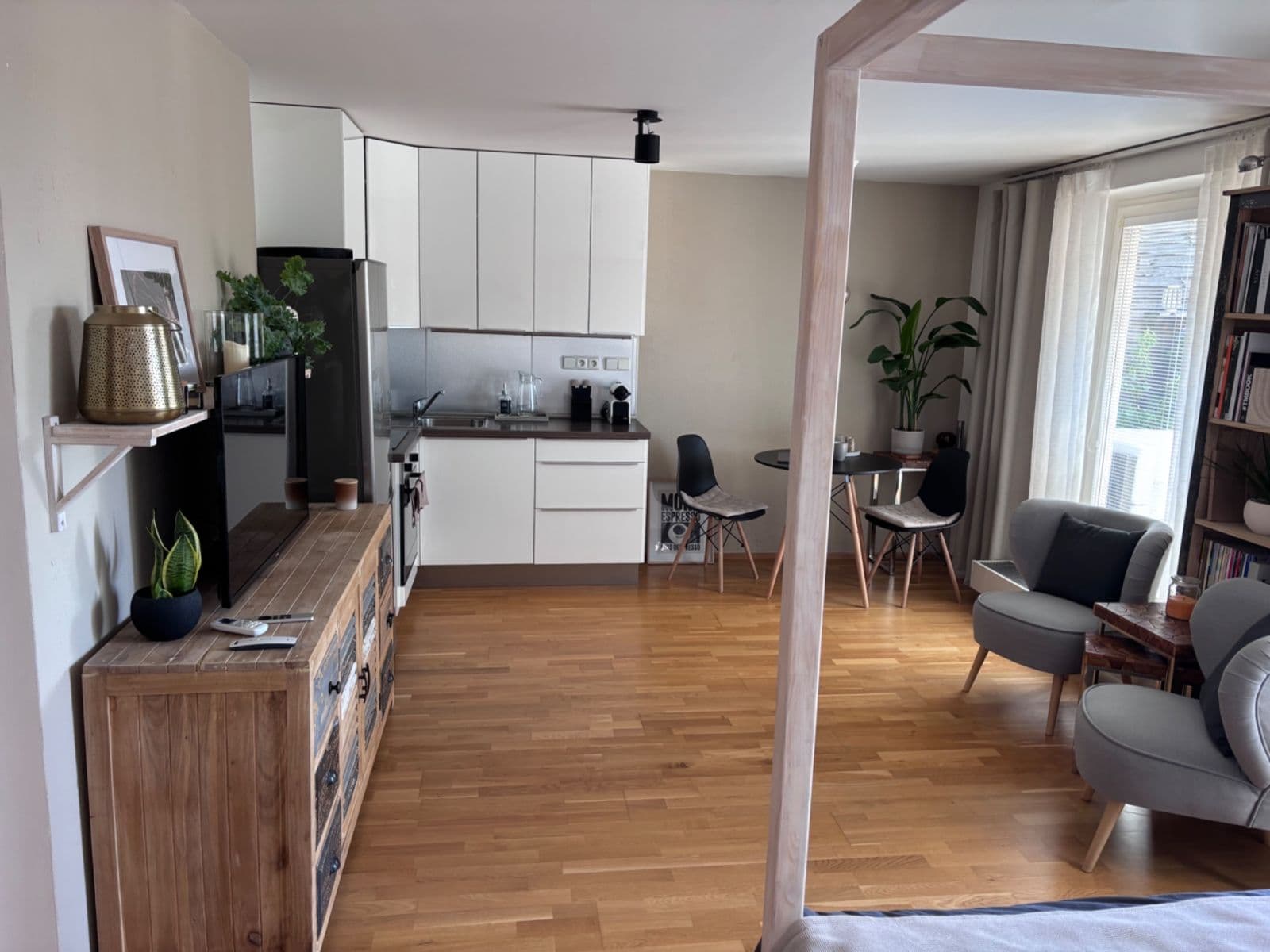 Pronájem bytu 1+kk 42 m², Moskevská, Praha, Praha Pronájem bytu 1+kk 42 m², Moskevská, Praha, Praha