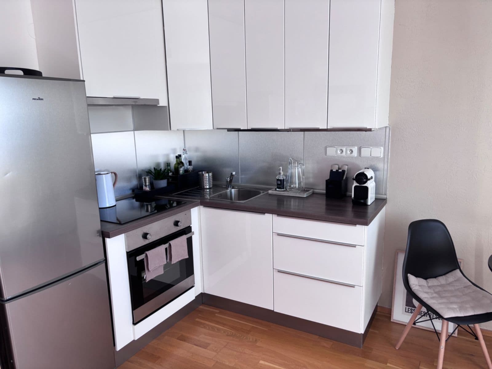 Pronájem bytu 1+kk 42 m², Moskevská, Praha, Praha Pronájem bytu 1+kk 42 m², Moskevská, Praha, Praha