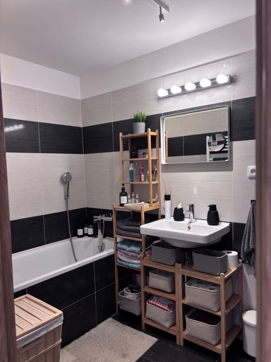 Pronájem bytu 1+kk 42 m², Moskevská, Praha, Praha Pronájem bytu 1+kk 42 m², Moskevská, Praha, Praha