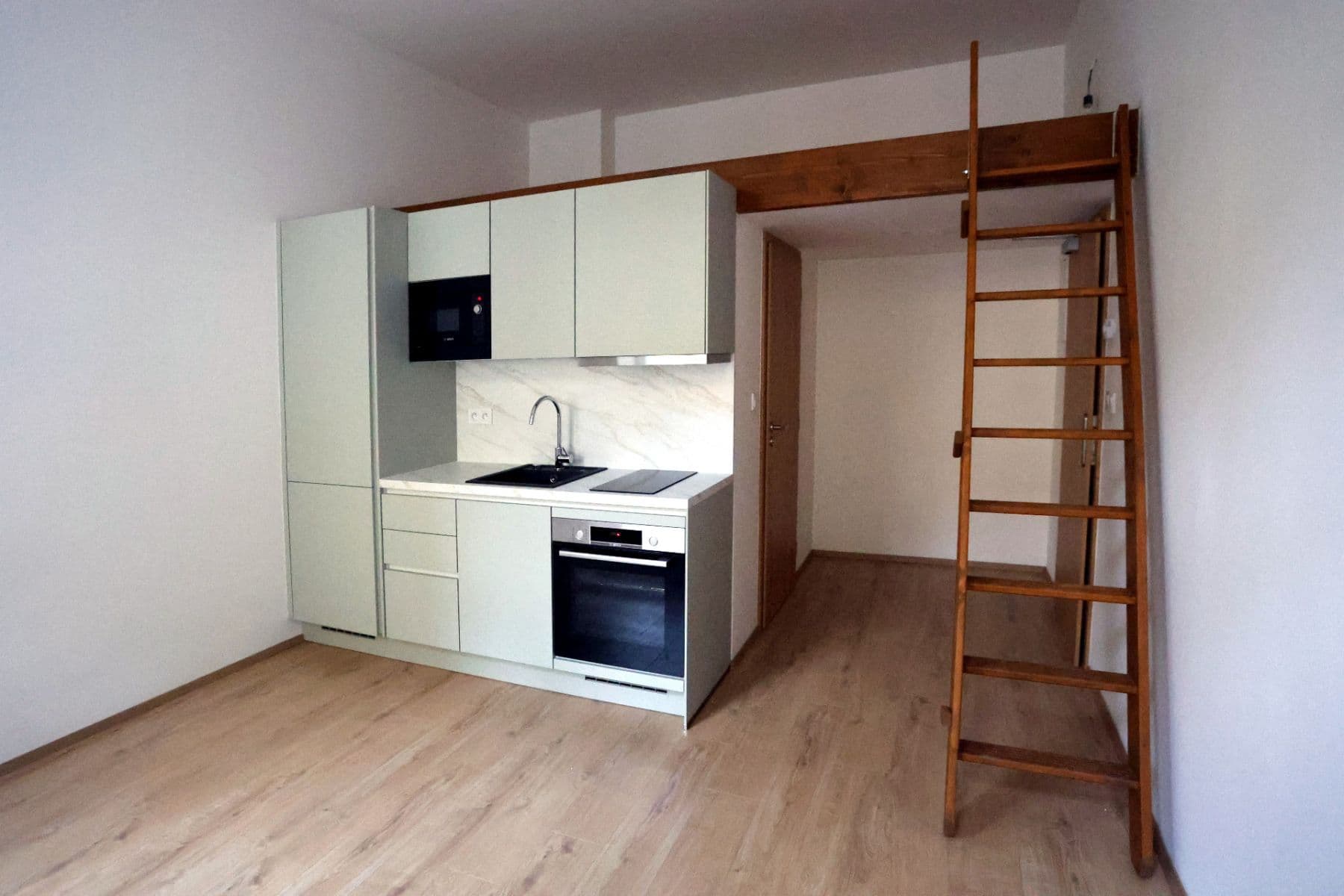 Pronájem bytu 1+kk 28 m², Sokolská, Praha, Praha Pronájem bytu 1+kk 28 m², Sokolská, Praha, Praha