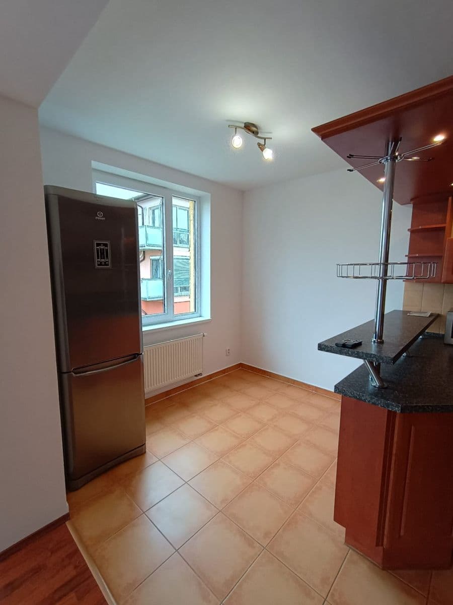 Prodej bytu 3+kk 75 m², Havlíčkovo nám., Rudná, Středočeský kraj Prodej bytu 3+kk 75 m², Havlíčkovo nám., Rudná, Středočeský kraj