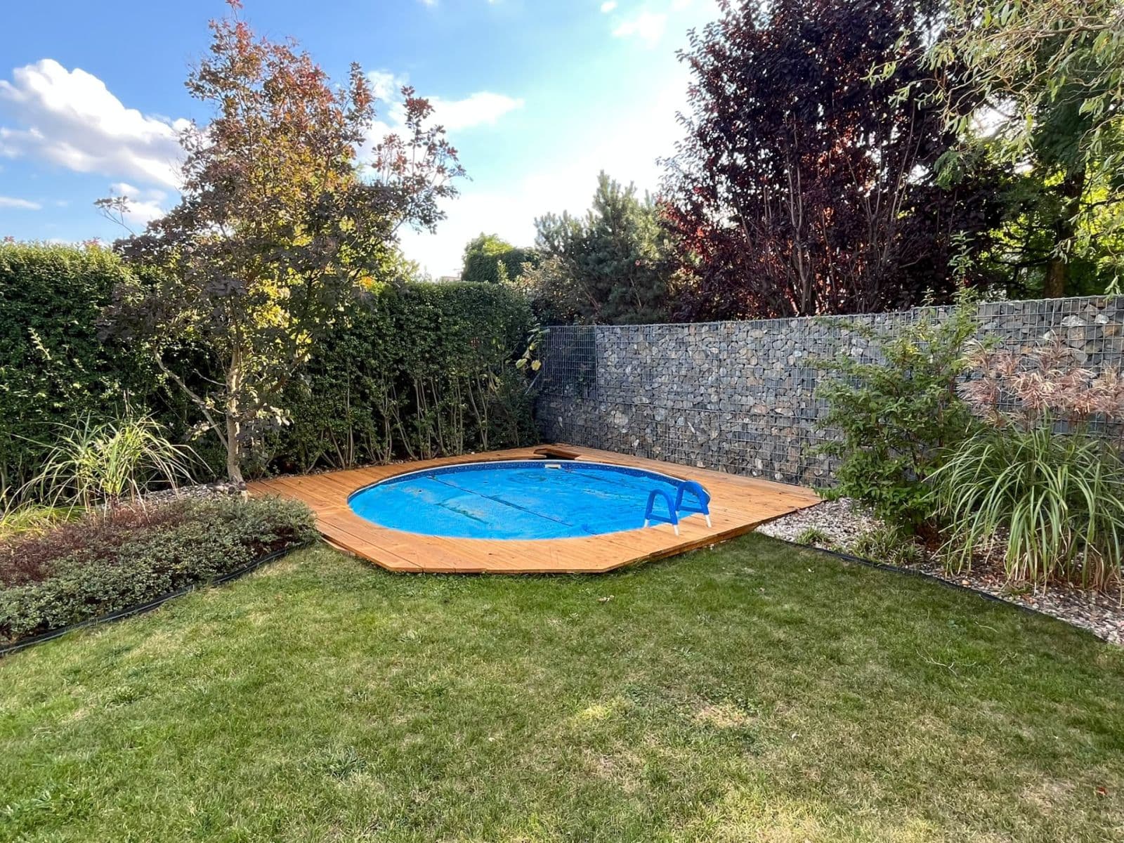 Prodej domu 117 m², pozemek 410 m², Červená Skála, Husinec, Středočeský kraj Prodej domu 117 m², pozemek 410 m², Červená Skála, Husinec, Středočeský kraj