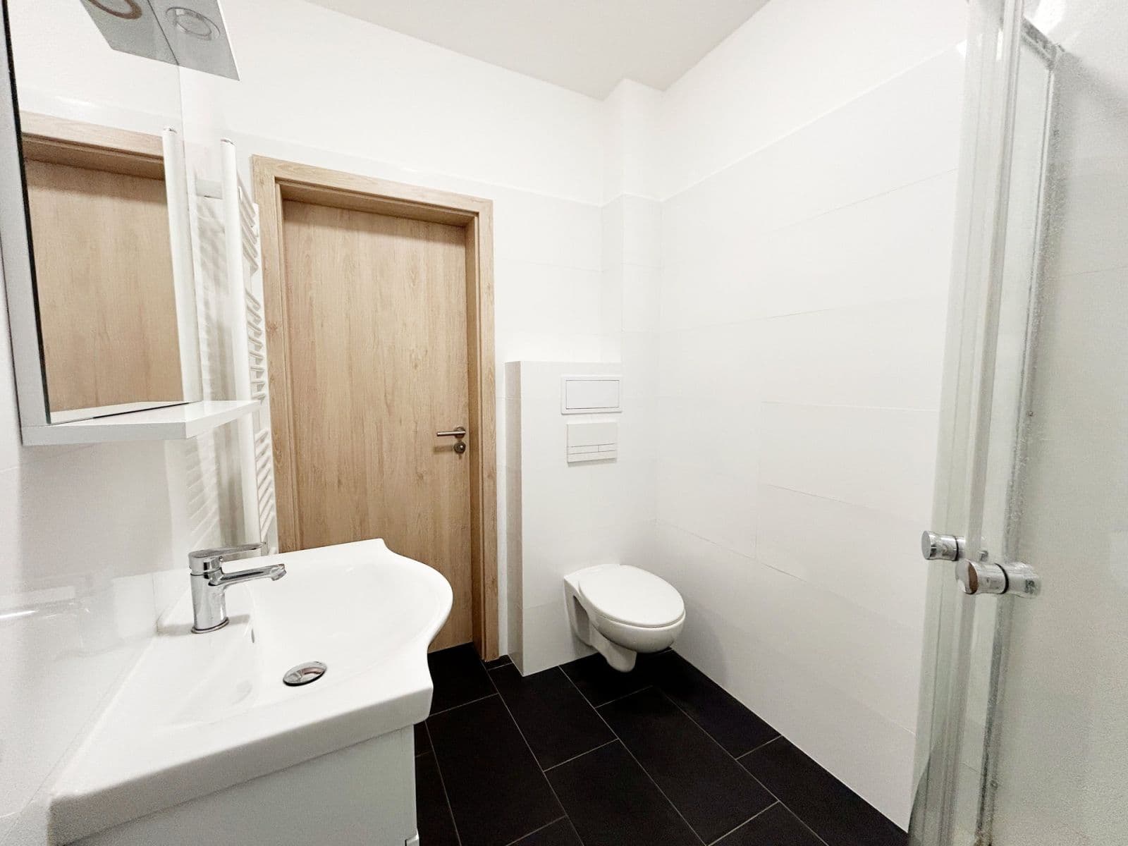 Pronájem bytu 2+kk 56 m², Palackého, Velim, Středočeský kraj Pronájem bytu 2+kk 56 m², Palackého, Velim, Středočeský kraj