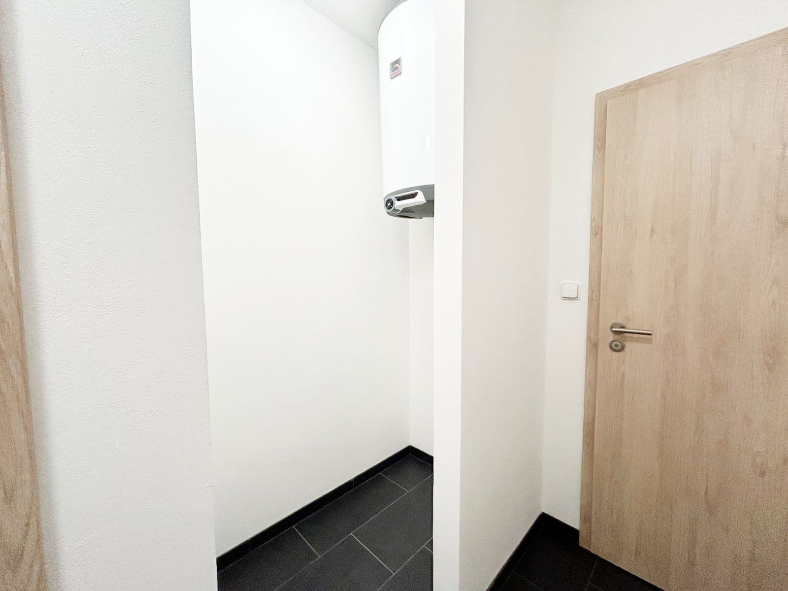 Pronájem bytu 2+kk 56 m², Palackého, Velim, Středočeský kraj Pronájem bytu 2+kk 56 m², Palackého, Velim, Středočeský kraj