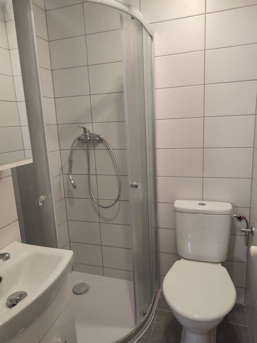 Pronájem bytu 1+kk 19 m², Na Záhonech, Praha, Praha Pronájem bytu 1+kk 19 m², Na Záhonech, Praha, Praha
