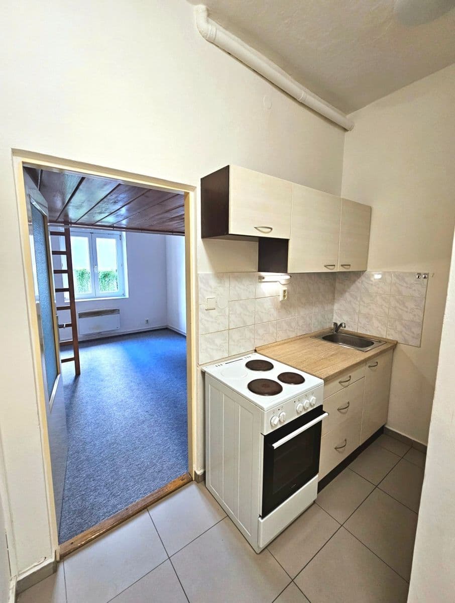 Pronájem bytu 1+1 22 m², Karáskovo náměstí, Brno, Jihomoravský kraj Pronájem bytu 1+1 22 m², Karáskovo náměstí, Brno, Jihomoravský kraj