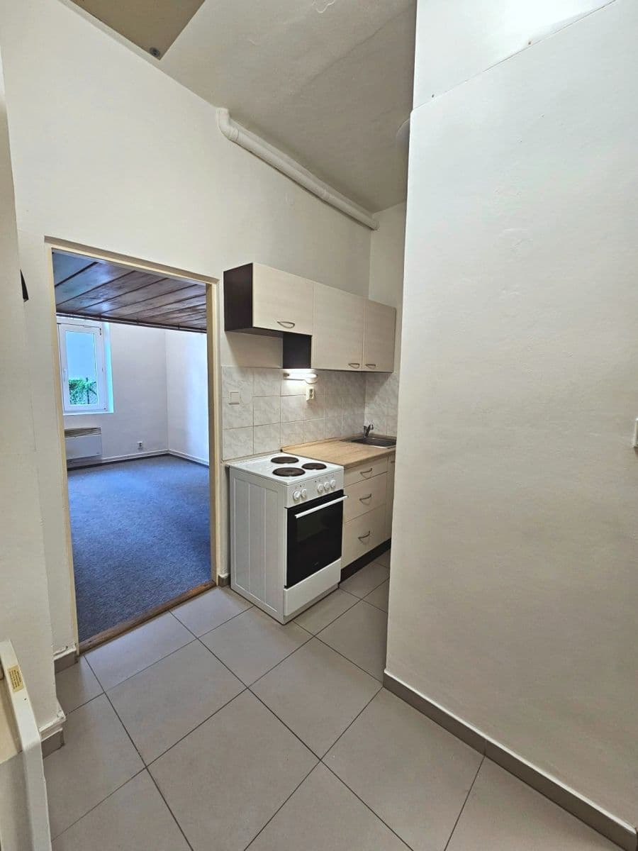 Pronájem bytu 1+1 22 m², Karáskovo náměstí, Brno, Jihomoravský kraj Pronájem bytu 1+1 22 m², Karáskovo náměstí, Brno, Jihomoravský kraj