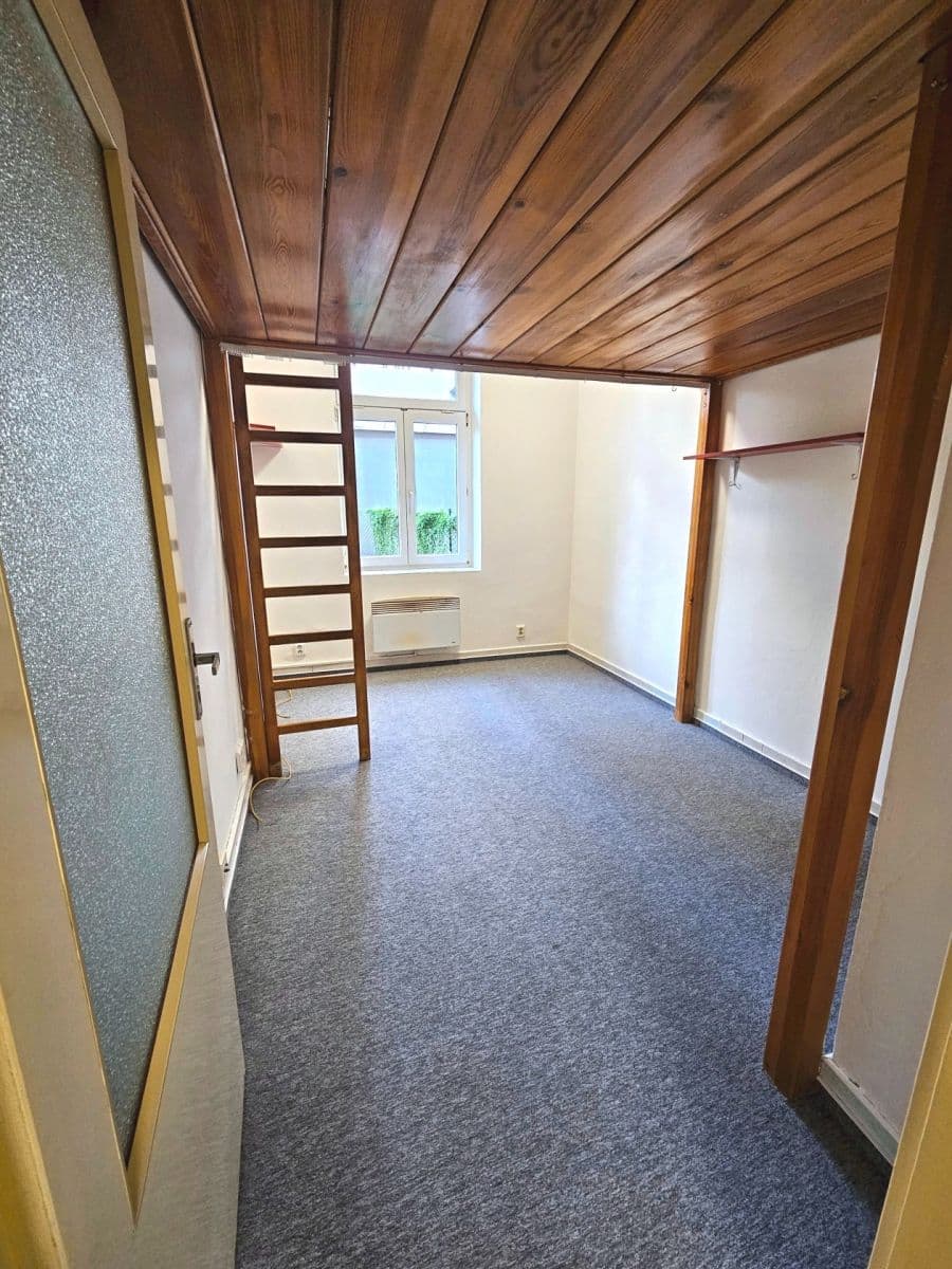 Pronájem bytu 1+1 22 m², Karáskovo náměstí, Brno, Jihomoravský kraj Pronájem bytu 1+1 22 m², Karáskovo náměstí, Brno, Jihomoravský kraj