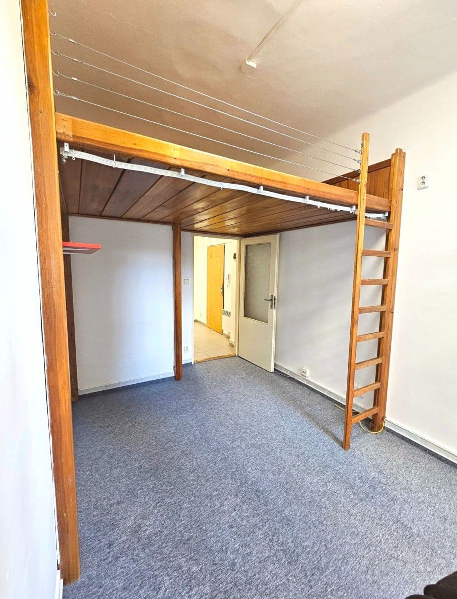 Pronájem bytu 1+1 22 m², Karáskovo náměstí, Brno, Jihomoravský kraj Pronájem bytu 1+1 22 m², Karáskovo náměstí, Brno, Jihomoravský kraj