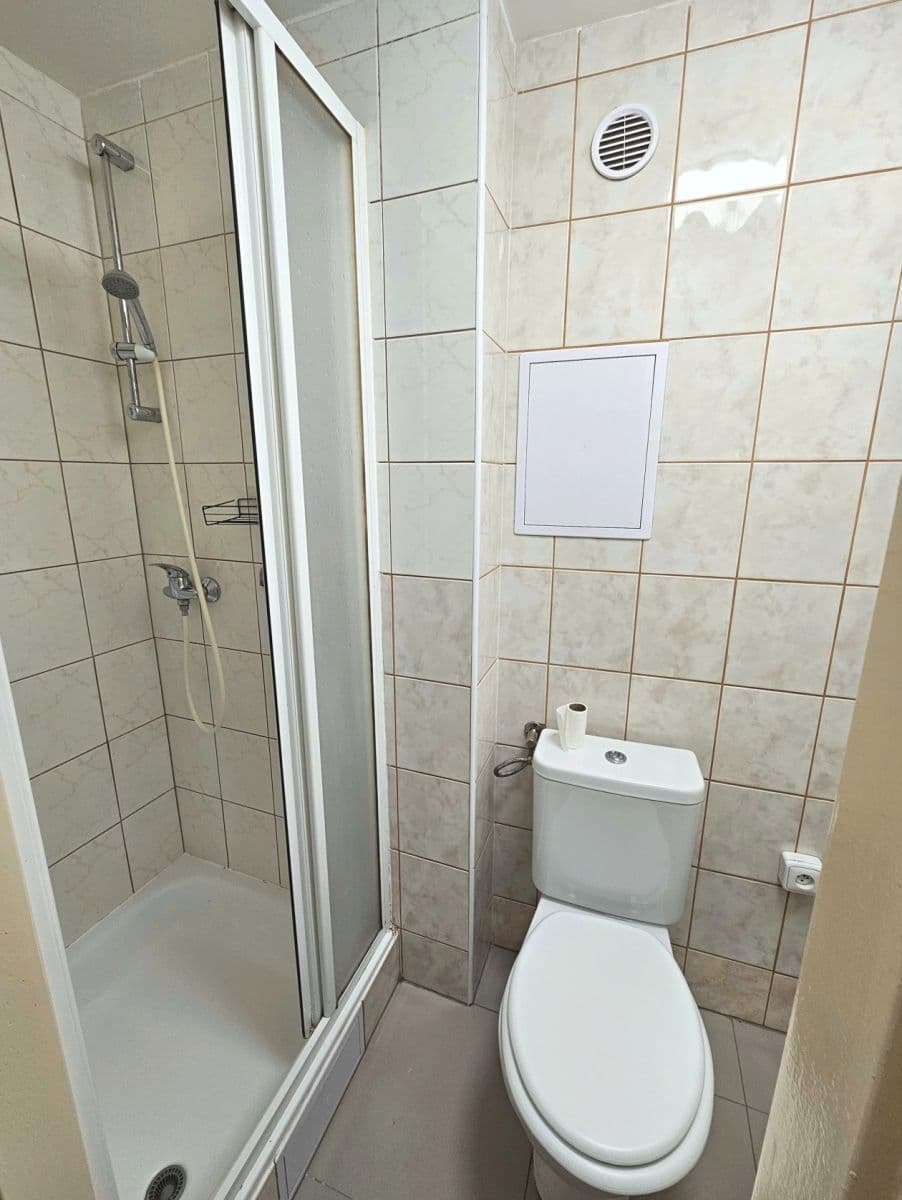 Pronájem bytu 1+1 22 m², Karáskovo náměstí, Brno, Jihomoravský kraj Pronájem bytu 1+1 22 m², Karáskovo náměstí, Brno, Jihomoravský kraj