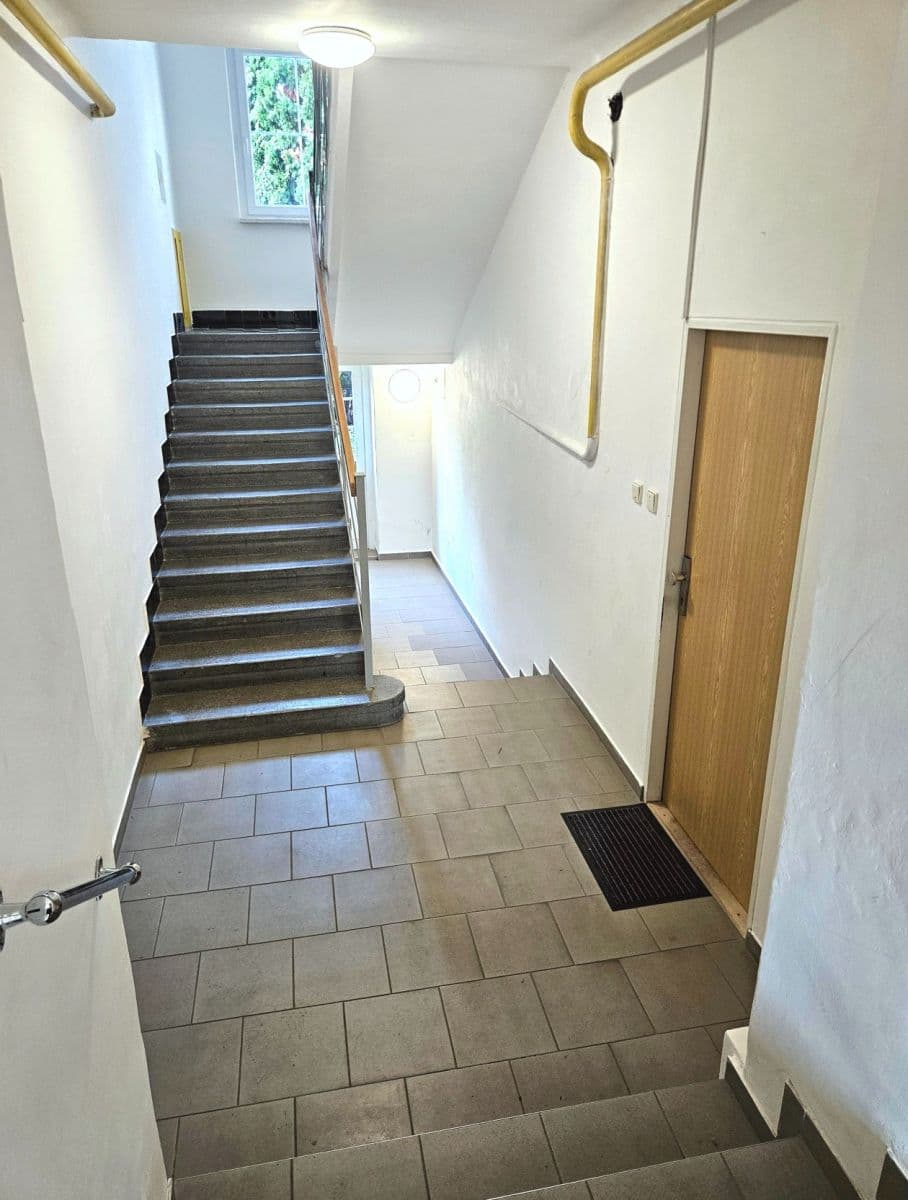 Pronájem bytu 1+1 22 m², Karáskovo náměstí, Brno, Jihomoravský kraj Pronájem bytu 1+1 22 m², Karáskovo náměstí, Brno, Jihomoravský kraj