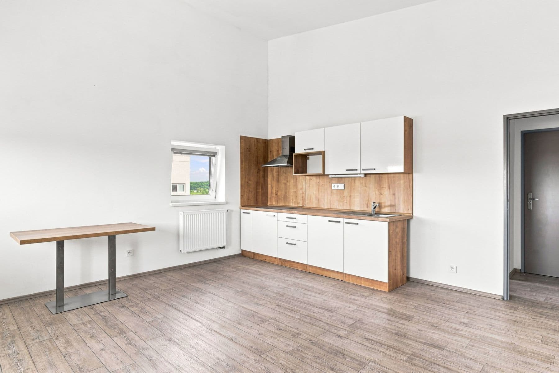 Pronájem kanceláře 33 m², Bečovská, Praha, Praha Pronájem kanceláře 33 m², Bečovská, Praha, Praha