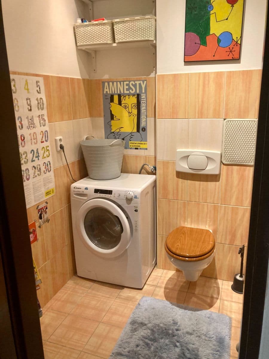 Pronájem bytu 3+1 98 m², Murgašova, Bratislava - mestská časť Staré Mesto, Bratislavský kraj Pronájem bytu 3+1 98 m², Murgašova, Bratislava - mestská časť Staré Mesto, Bratislavský kraj