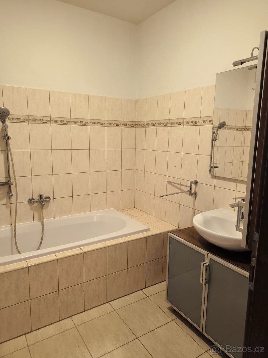 Pronájem bytu 2+kk 56 m², Chelčického, Kolín, Středočeský kraj Pronájem bytu 2+kk 56 m², Chelčického, Kolín, Středočeský kraj