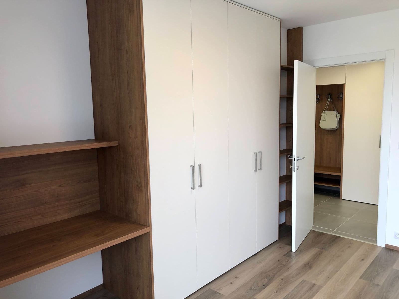 Pronájem bytu 2+kk 55 m², V jehličí, Praha, Praha Pronájem bytu 2+kk 55 m², V jehličí, Praha, Praha