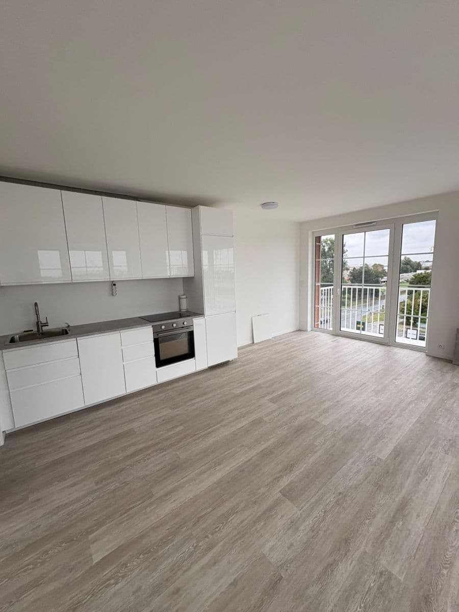Pronájem bytu 2+kk 59 m², Mladoboleslavská, Praha, Praha Pronájem bytu 2+kk 59 m², Mladoboleslavská, Praha, Praha
