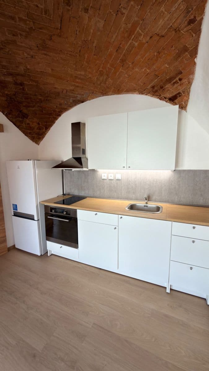 Pronájem bytu 2+kk 45 m², Zdislavy z Lemberka, Jablonné v Podještědí, Liberecký kraj Pronájem bytu 2+kk 45 m², Zdislavy z Lemberka, Jablonné v Podještědí, Liberecký kraj