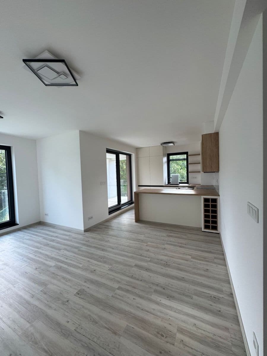 Pronájem bytu 2+kk 67 m², Za Arielem, Praha, Praha Pronájem bytu 2+kk 67 m², Za Arielem, Praha, Praha