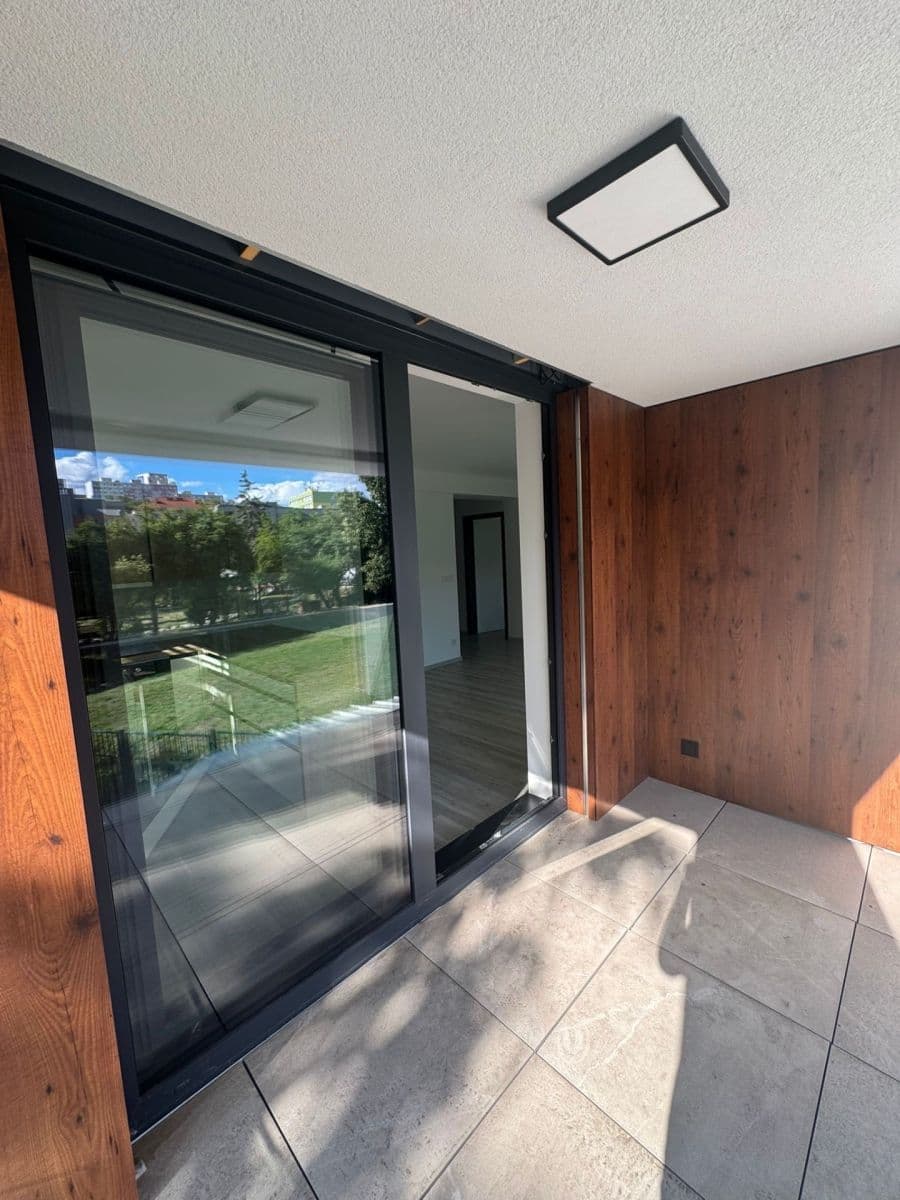 Pronájem bytu 2+kk 67 m², Za Arielem, Praha, Praha Pronájem bytu 2+kk 67 m², Za Arielem, Praha, Praha