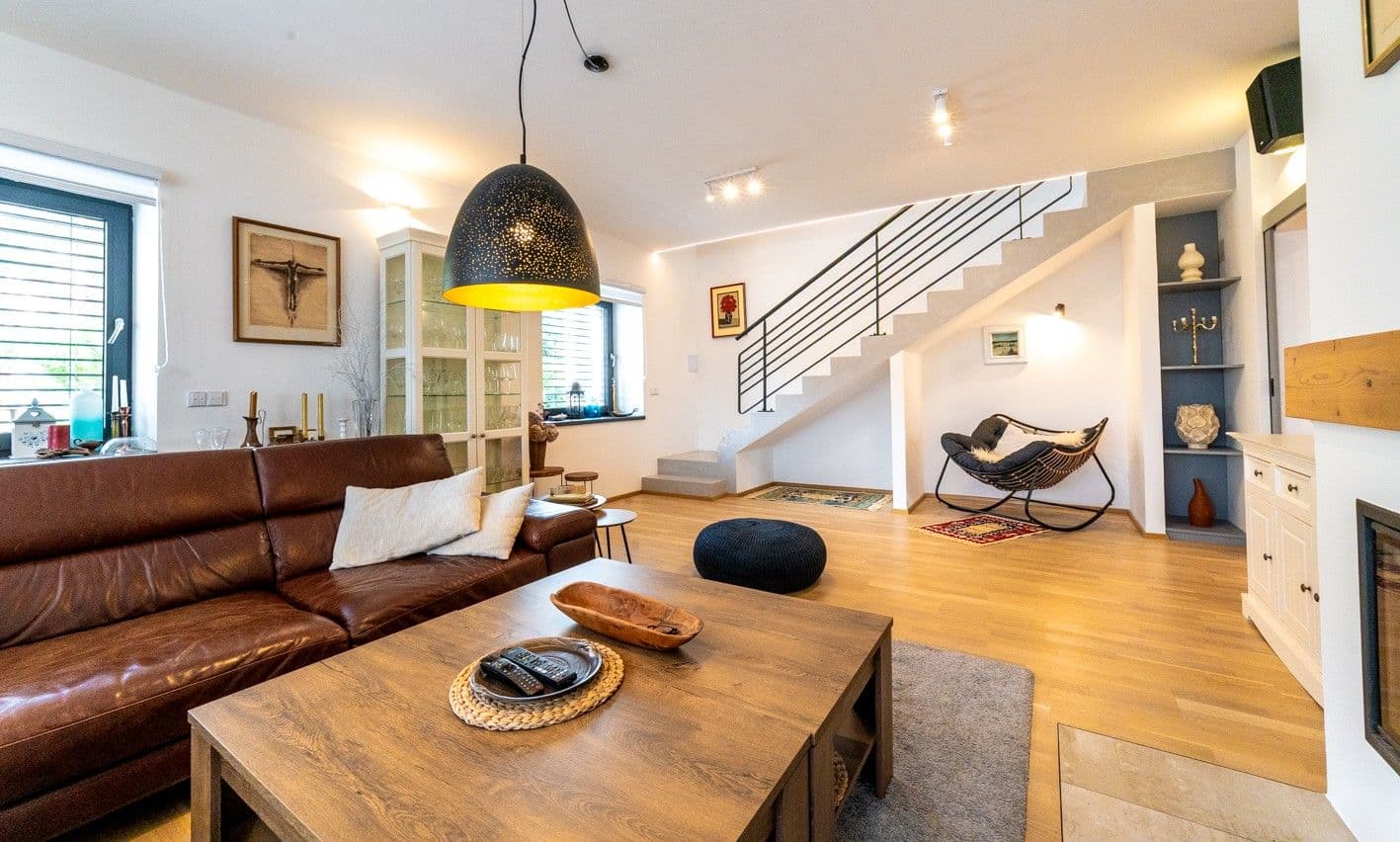 Prodej domu 203 m², pozemek 406 m², Petra Hrubého, Slaný, Středočeský kraj Prodej domu 203 m², pozemek 406 m², Petra Hrubého, Slaný, Středočeský kraj
