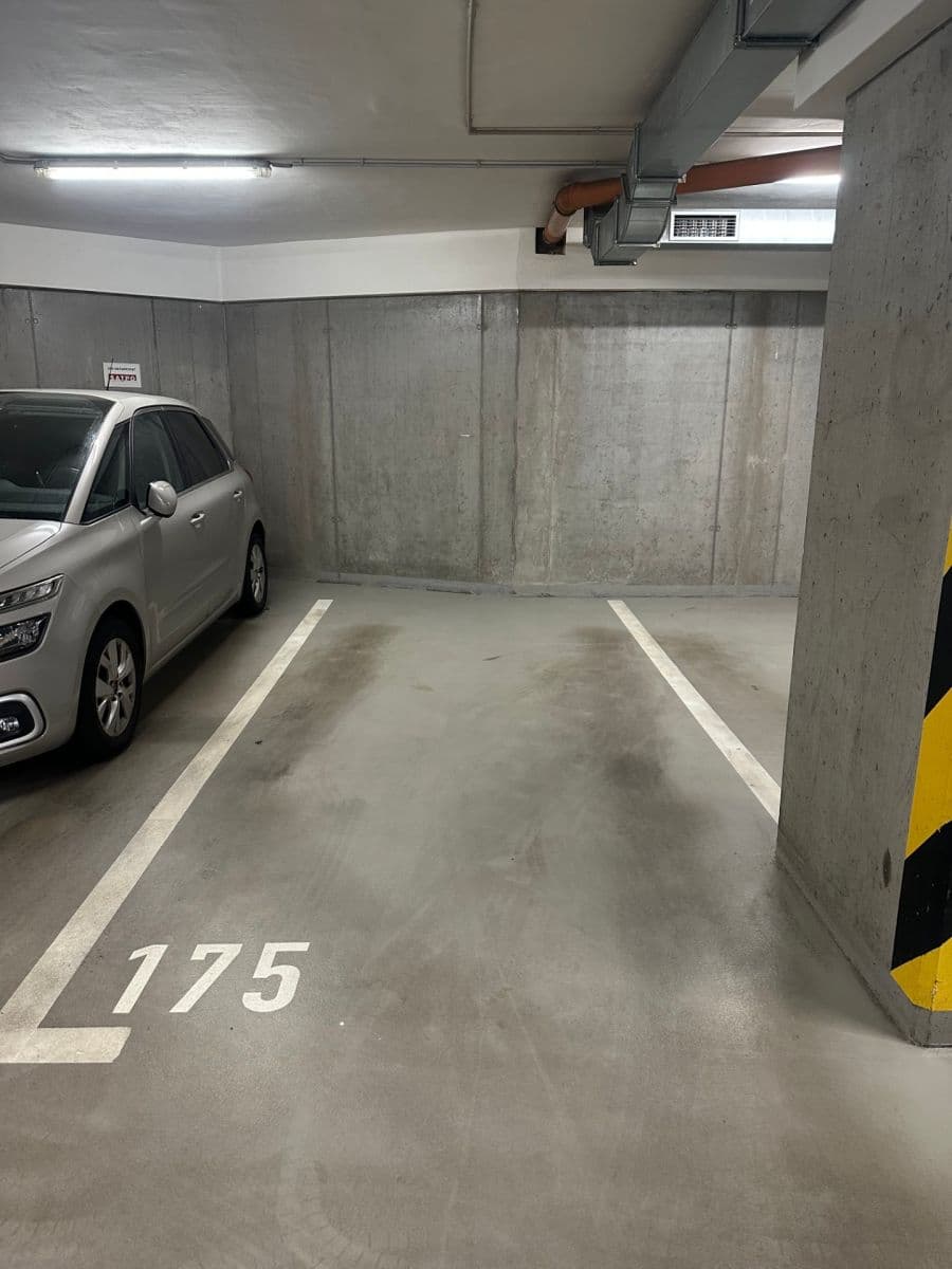 Pronájem garáže 13 m², Praha, Praha Pronájem garáže 13 m², Praha, Praha
