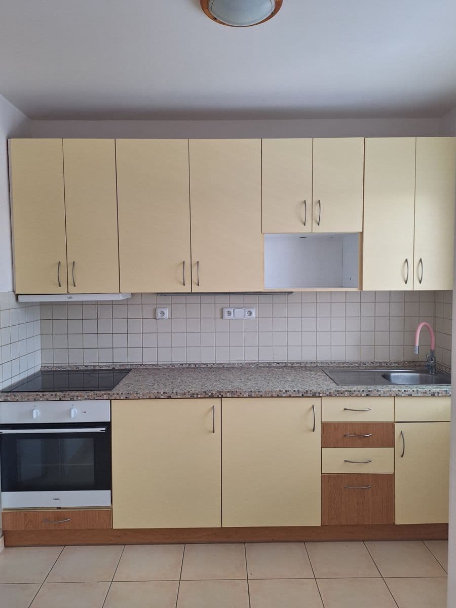 Pronájem bytu 2+1 46 m², Úhonická, Jeneč, Středočeský kraj Pronájem bytu 2+1 46 m², Úhonická, Jeneč, Středočeský kraj