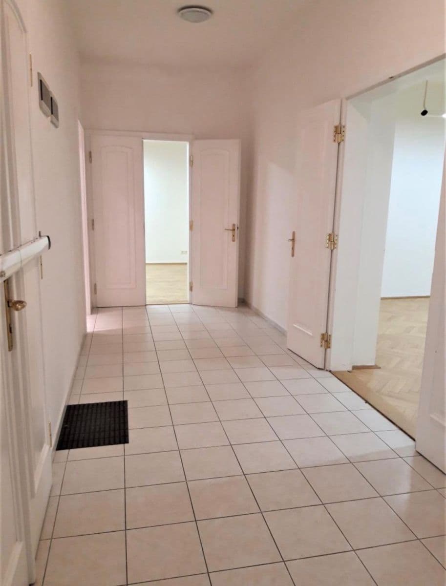 Pronájem kanceláře 135 m², Štěrboholská, Praha, Praha Pronájem kanceláře 135 m², Štěrboholská, Praha, Praha