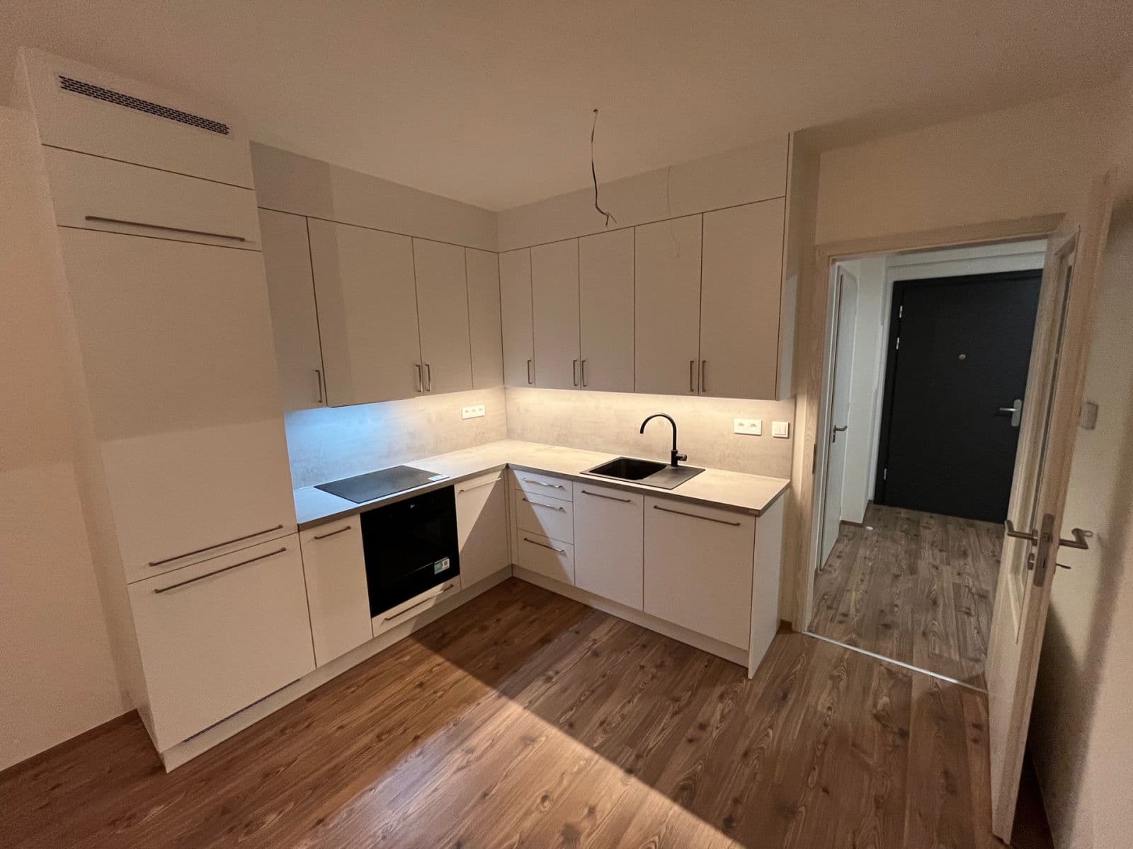 Pronájem bytu 2+kk 43 m², Pšeničná, Hořovice, Středočeský kraj Pronájem bytu 2+kk 43 m², Pšeničná, Hořovice, Středočeský kraj