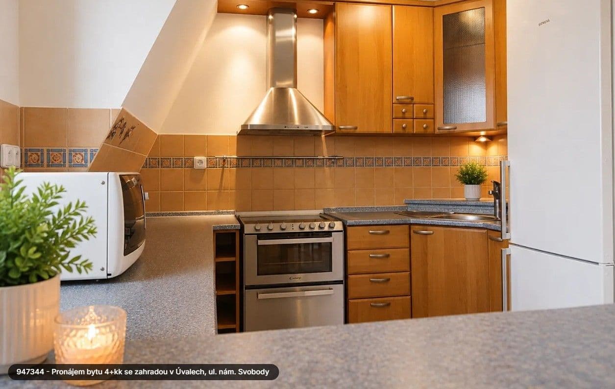 Pronájem bytu 4+kk 105 m², nám. Svobody, Úvaly, Středočeský kraj Pronájem bytu 4+kk 105 m², nám. Svobody, Úvaly, Středočeský kraj
