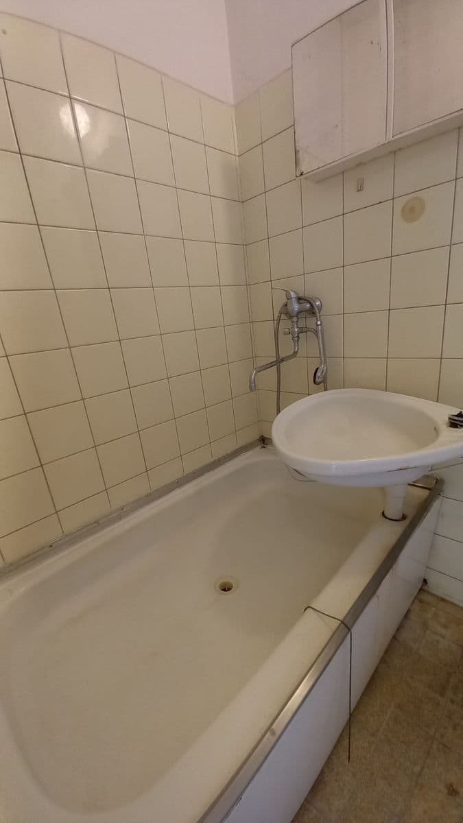 Prodej bytu 1+1 40 m², Na Komárově, Kaznějov, Plzeňský kraj Prodej bytu 1+1 40 m², Na Komárově, Kaznějov, Plzeňský kraj