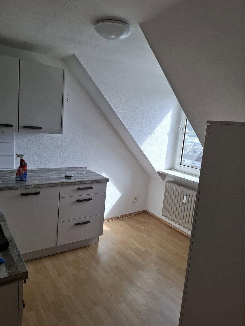 Pronájem bytu 2+1 47 m², Plateniusstr. 18, Wuppertal, Severní Porýní-Vestfálsko Pronájem bytu 2+1 47 m², Plateniusstr. 18, Wuppertal, Severní Porýní-Vestfálsko
