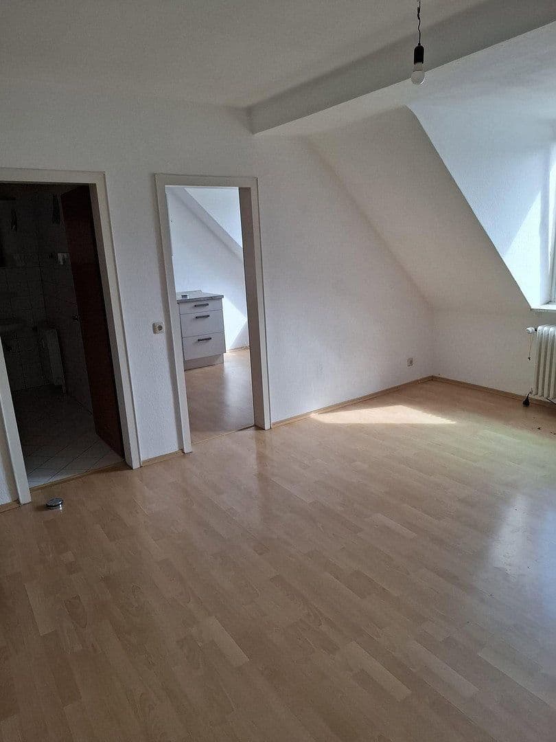 Pronájem bytu 2+1 47 m², Plateniusstr. 18, Wuppertal, Severní Porýní-Vestfálsko Pronájem bytu 2+1 47 m², Plateniusstr. 18, Wuppertal, Severní Porýní-Vestfálsko