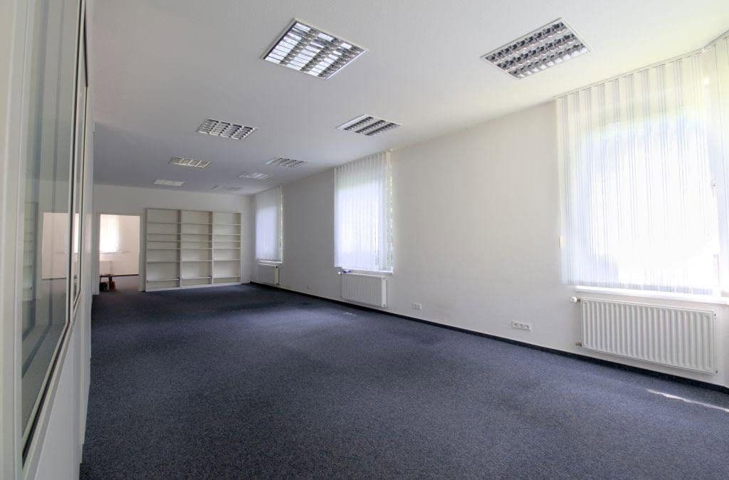 Pronájem kanceláře 204 m², Im Tal 6, Bullay, Porýní-Falc Pronájem kanceláře 204 m², Im Tal 6, Bullay, Porýní-Falc