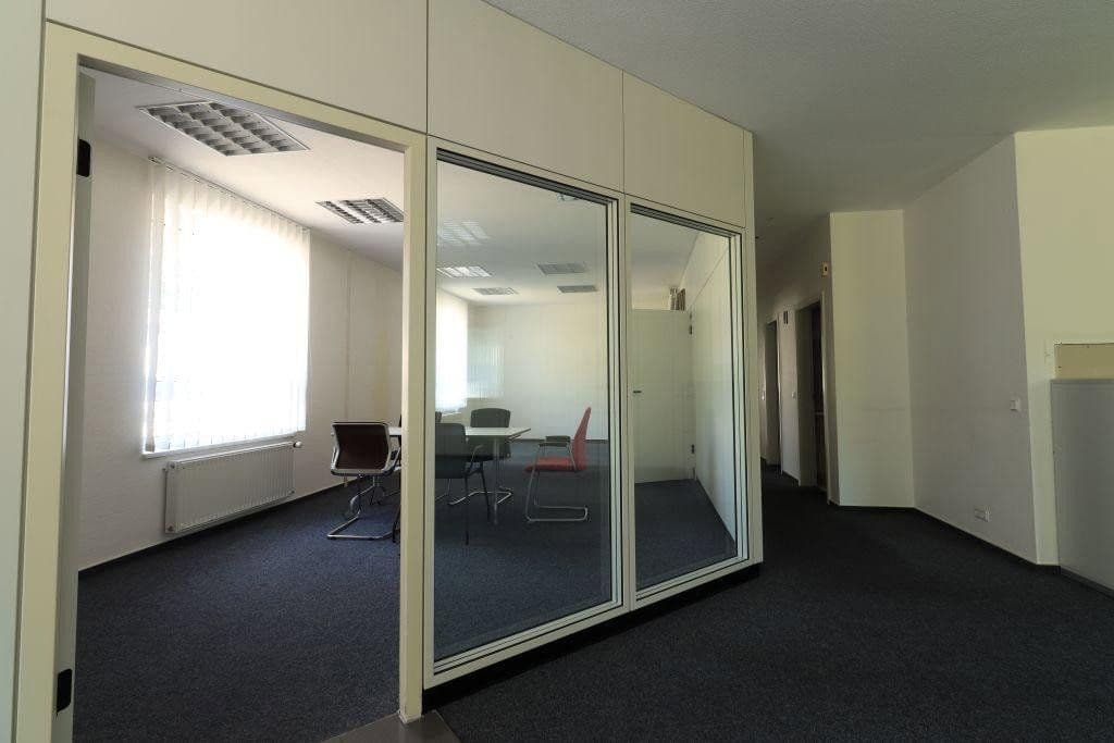 Pronájem kanceláře 204 m², Im Tal 6, Bullay, Porýní-Falc Pronájem kanceláře 204 m², Im Tal 6, Bullay, Porýní-Falc