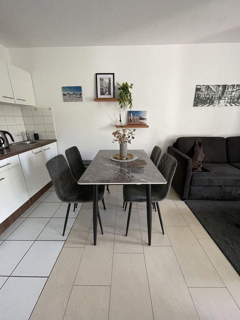 Pronájem bytu 1+1 33 m², Hattinger Str. 572, Bochum, Severní Porýní-Vestfálsko Pronájem bytu 1+1 33 m², Hattinger Str. 572, Bochum, Severní Porýní-Vestfálsko