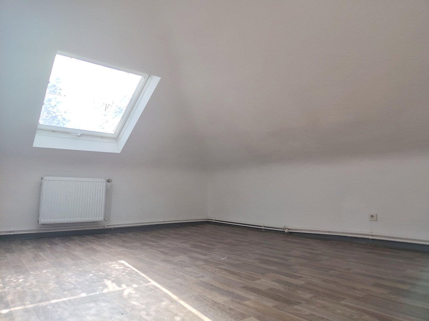 Pronájem bytu 3+1 83 m², Aschaffenburg, Bavorsko Pronájem bytu 3+1 83 m², Aschaffenburg, Bavorsko