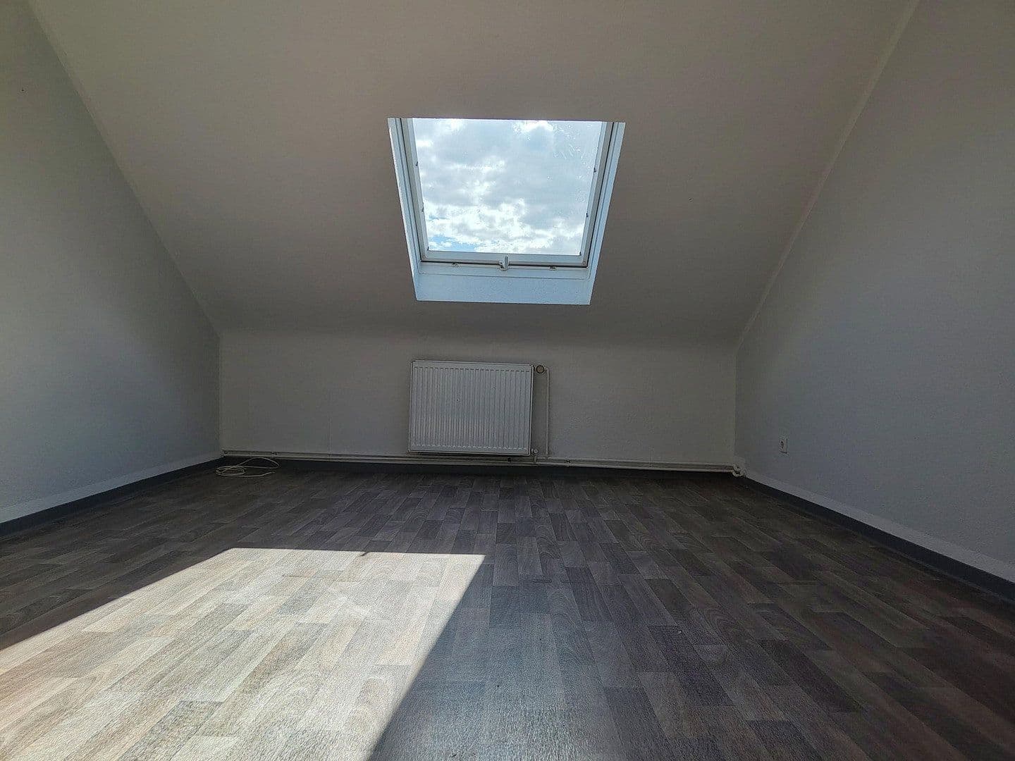 Pronájem bytu 3+1 83 m², Aschaffenburg, Bavorsko Pronájem bytu 3+1 83 m², Aschaffenburg, Bavorsko