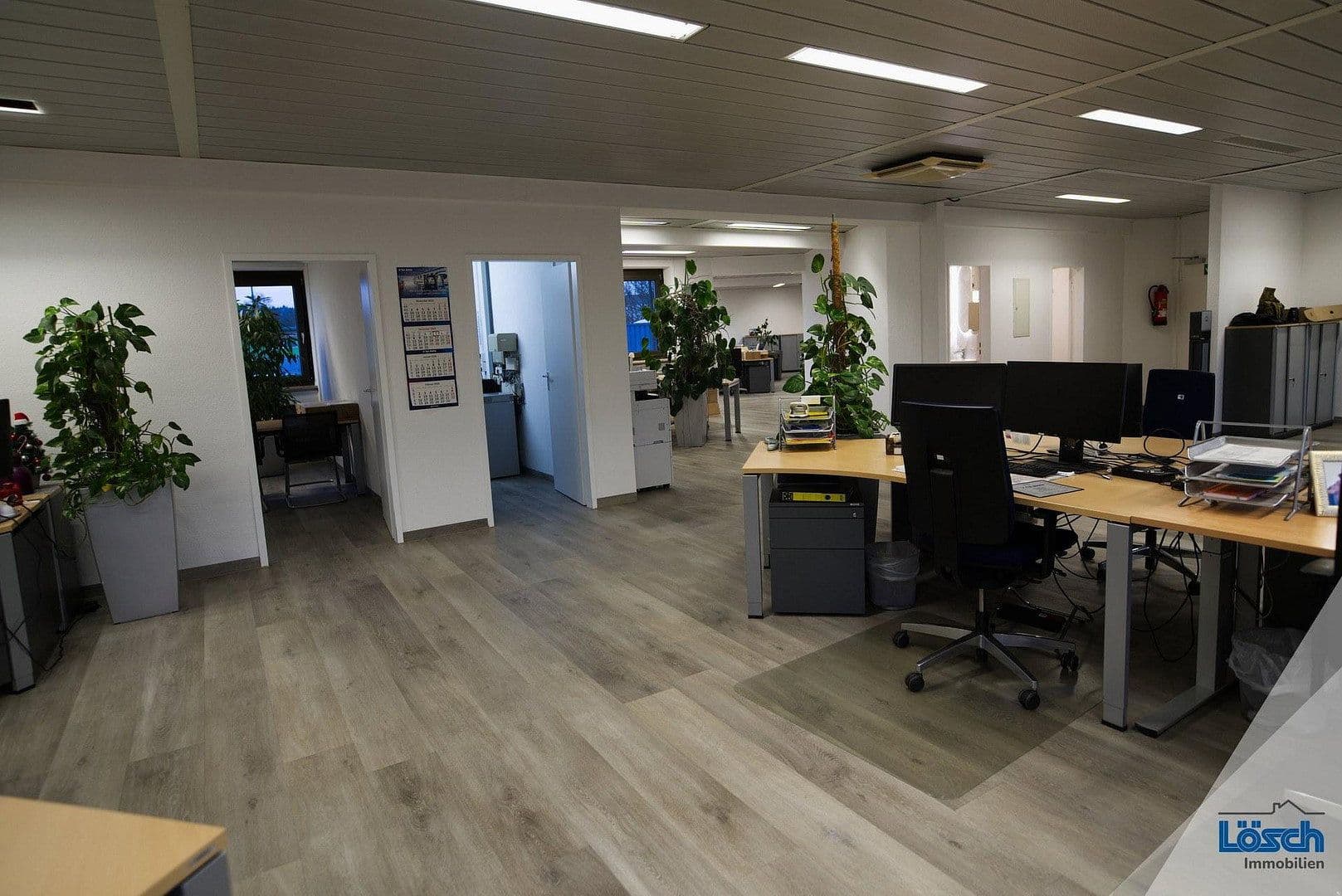 Pronájem kanceláře 157 m², Laufamholzstr. 118, Nürnberg, Bavorsko Pronájem kanceláře 157 m², Laufamholzstr. 118, Nürnberg, Bavorsko