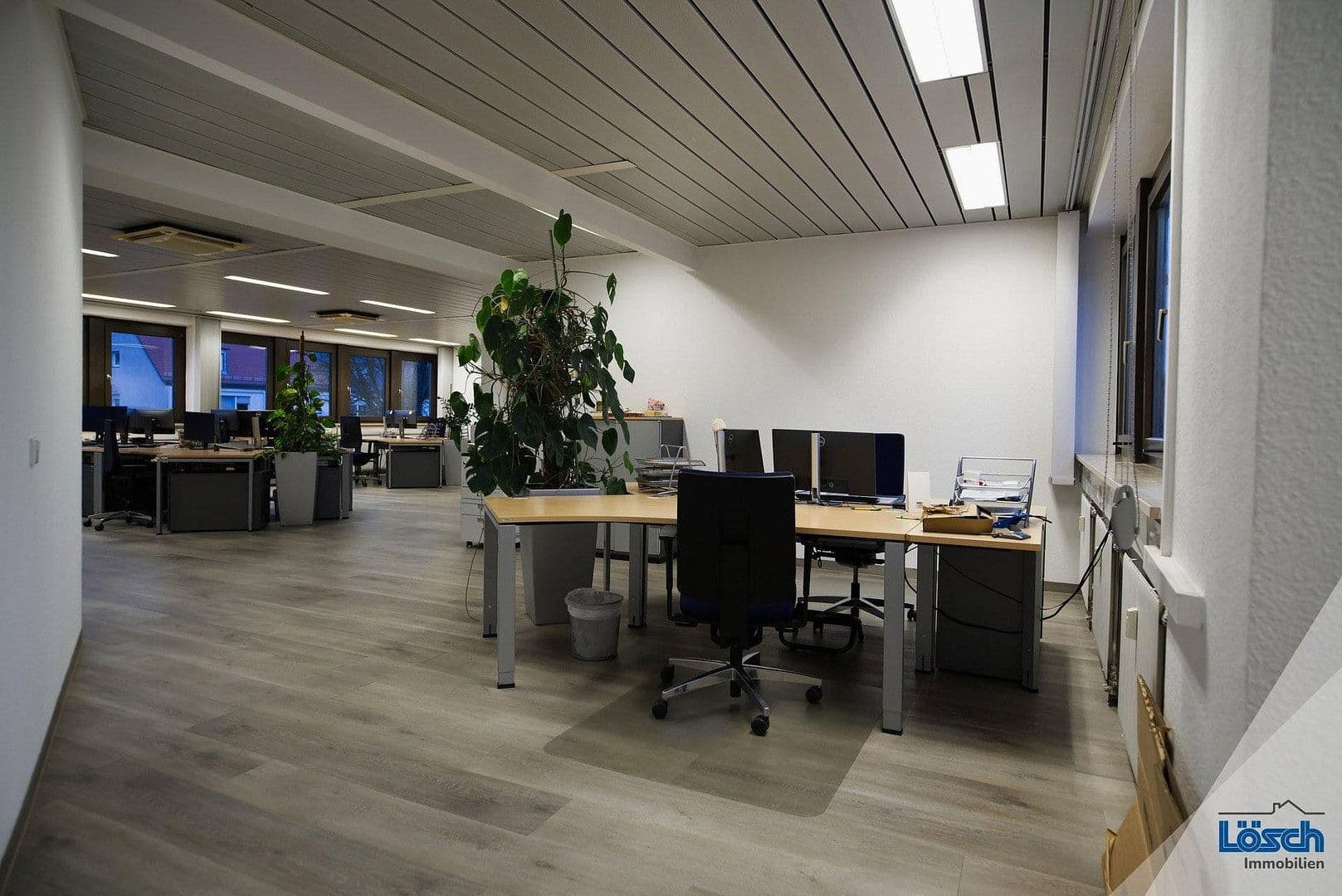 Pronájem kanceláře 157 m², Laufamholzstr. 118, Nürnberg, Bavorsko Pronájem kanceláře 157 m², Laufamholzstr. 118, Nürnberg, Bavorsko